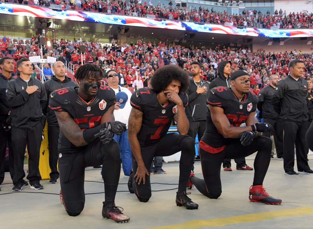 colin kaepernick kneeling